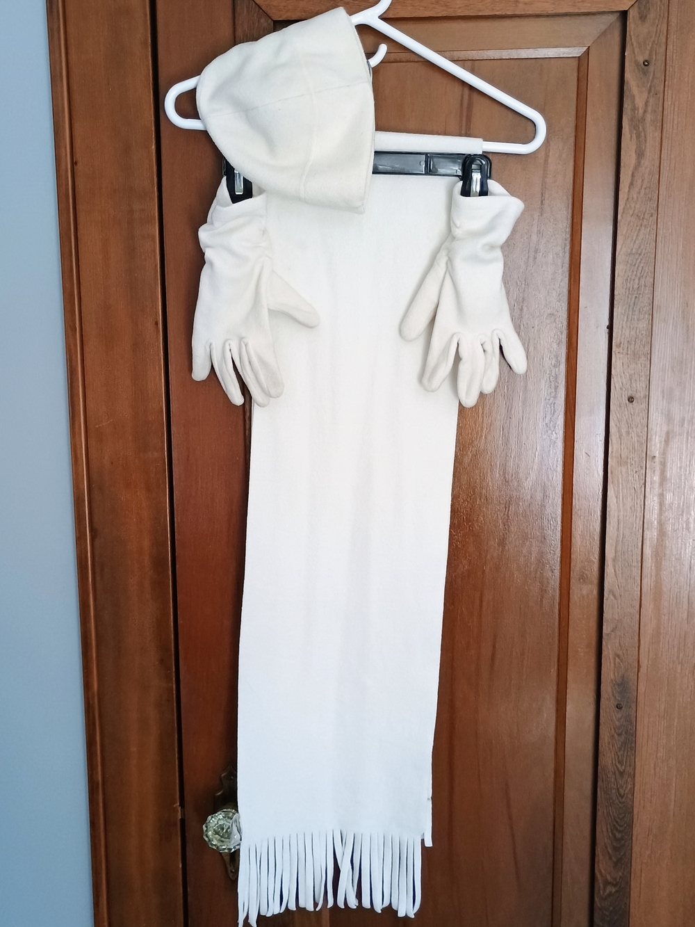 Old Navy White Knit Scarf, Hat & Glove Set